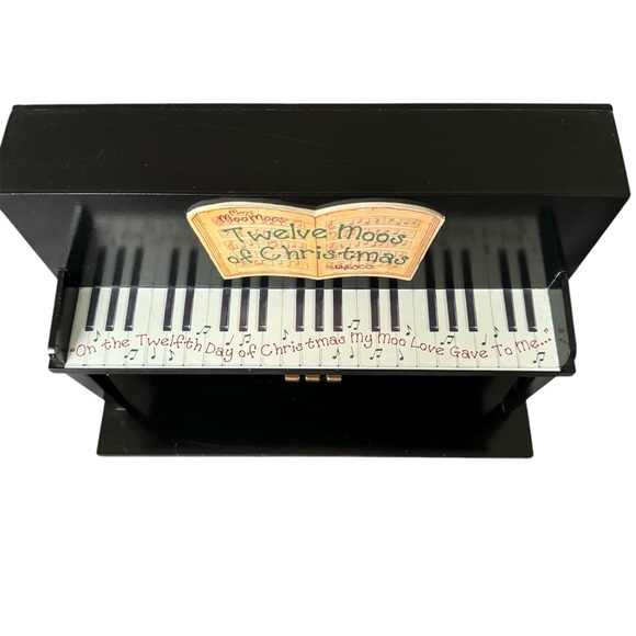 Mary's Moo Moos 1998 The Twelve Moos of Christmas Wood Piano Display Enesco Cow - Picture 5 of 10